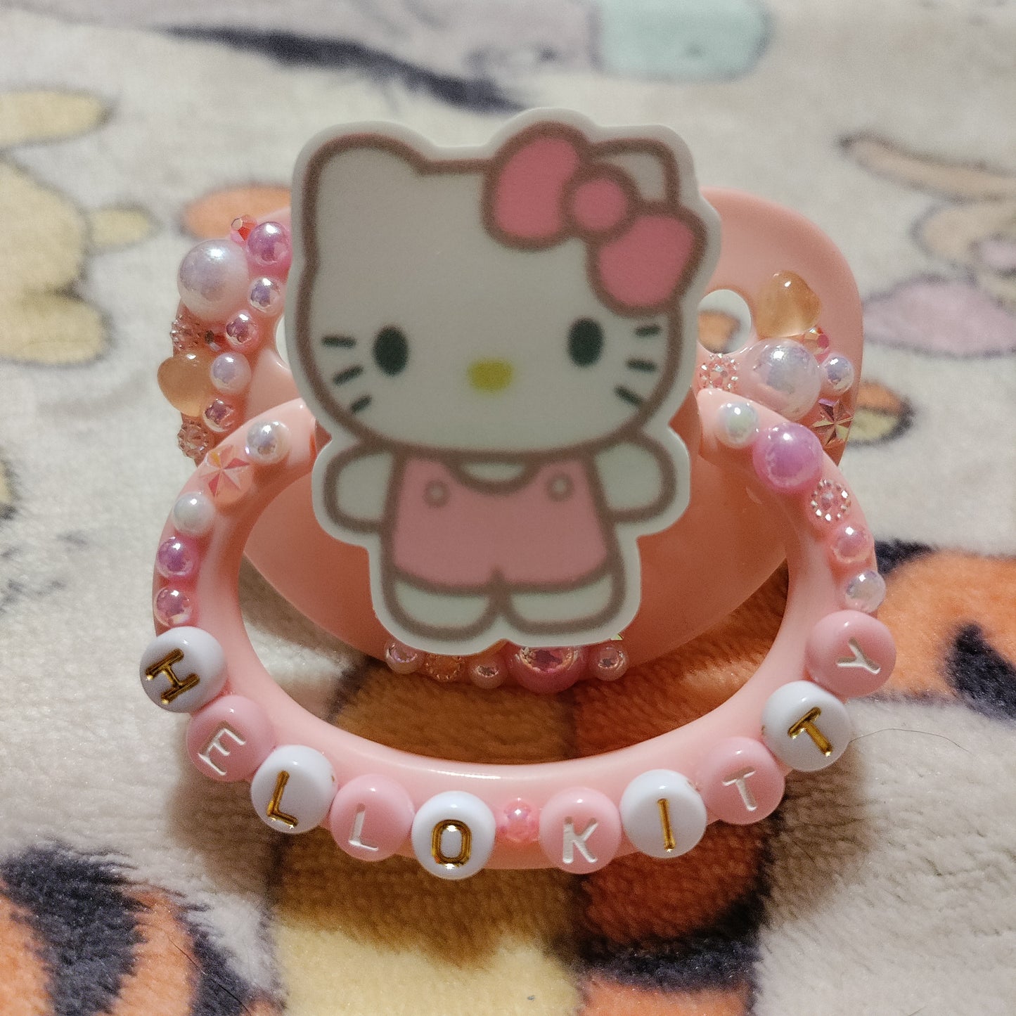 'Hello Kitty' REMAKE paci