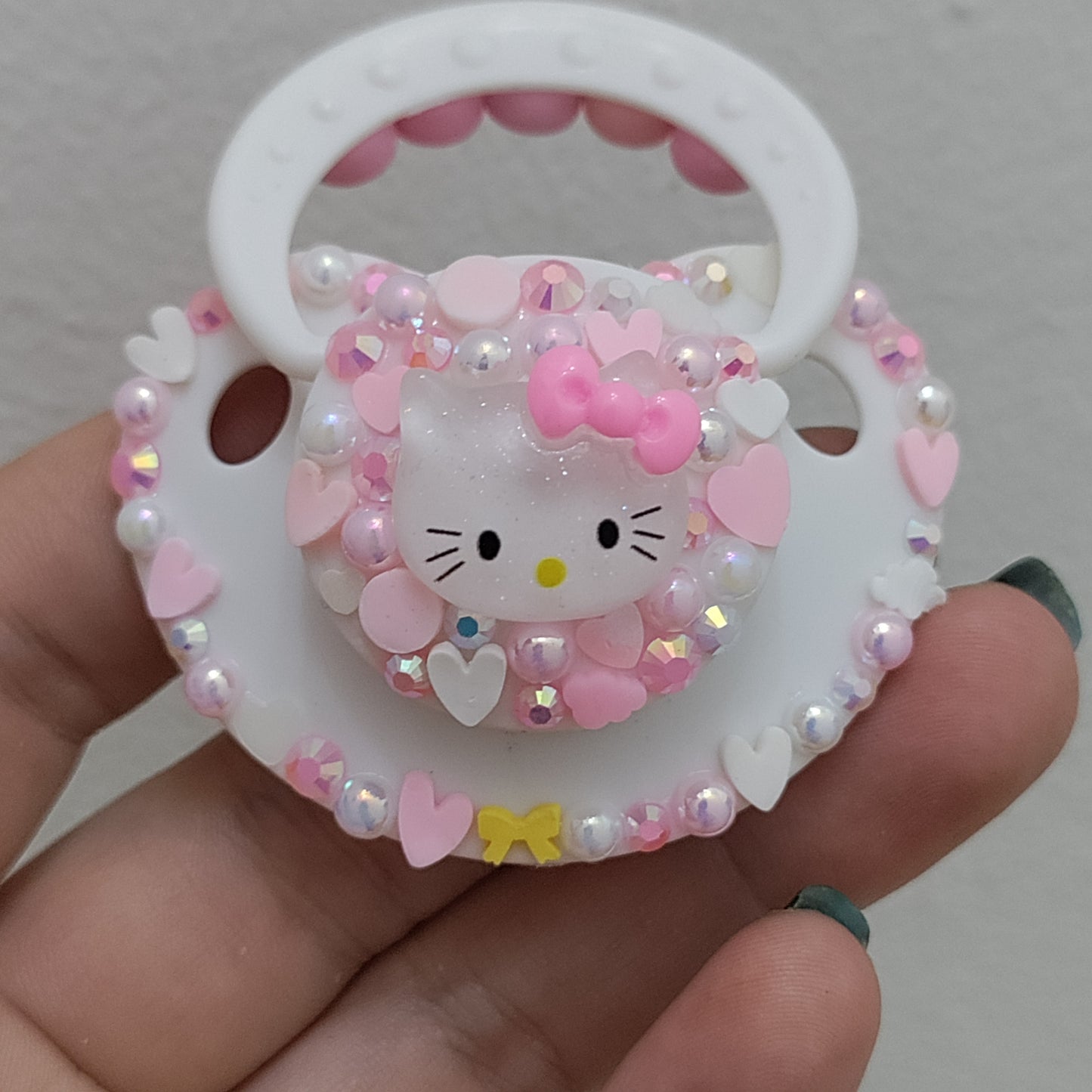 'Kitty' Hello Kitty Small Shield Remake Paci